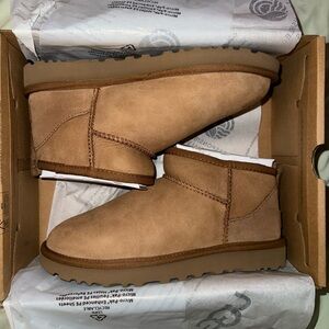 Ugg Ultra Mini in Chestnut